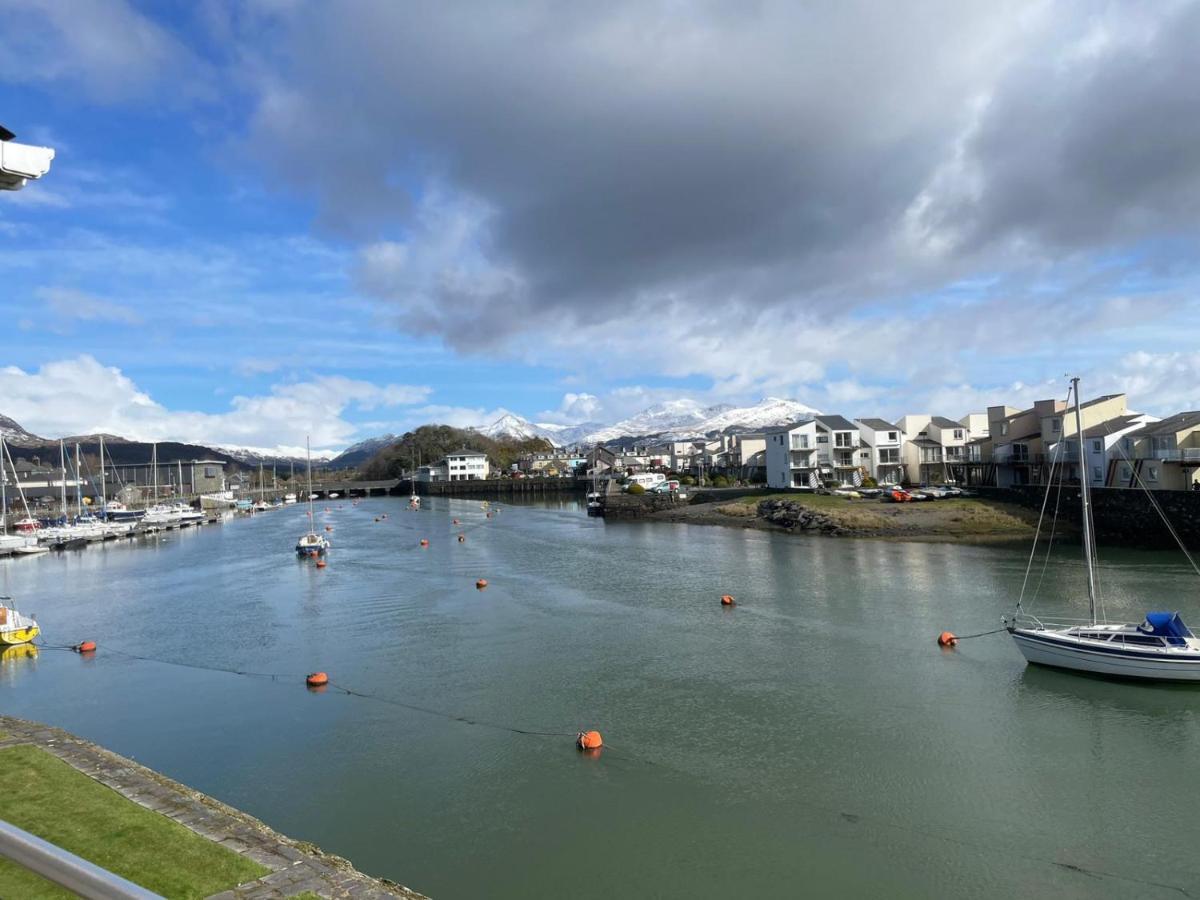 Portmadog, Oakley Wharf Apartment Porthmadog Exterior photo